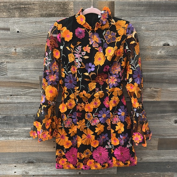 Elliatt Alessandra Long-sleeve Mini Dress Orange Multi Appliqué Size Small NWT - Picture 5 of 14